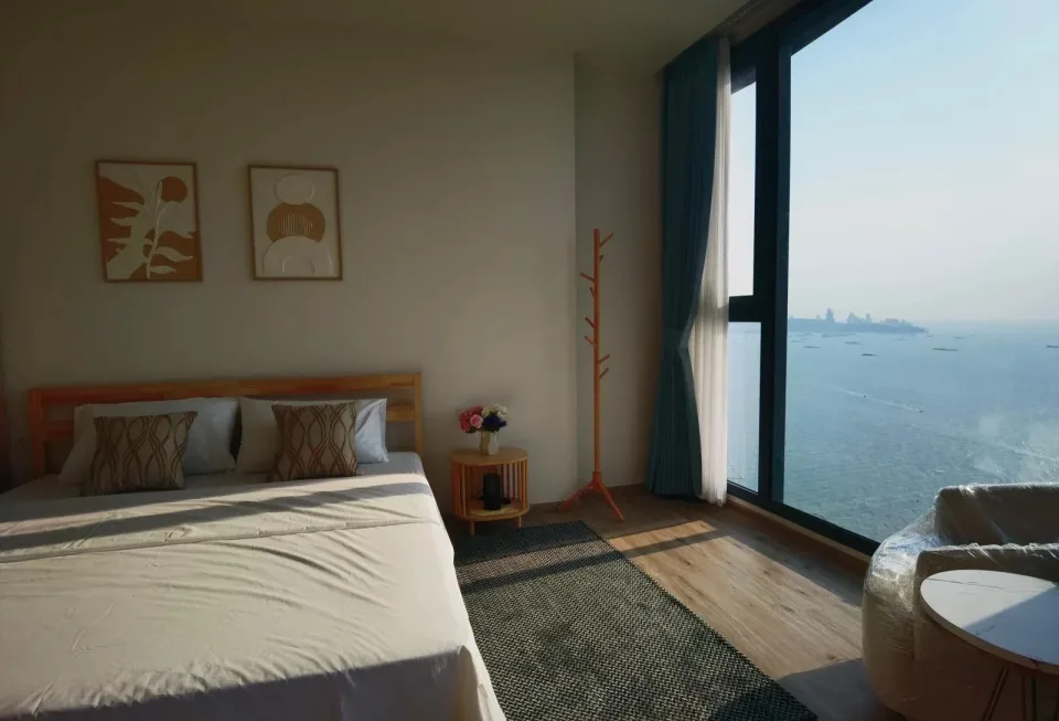 1-Bedroom Condo with Sea View at Arom Wongamat Pattaya, Pattaya