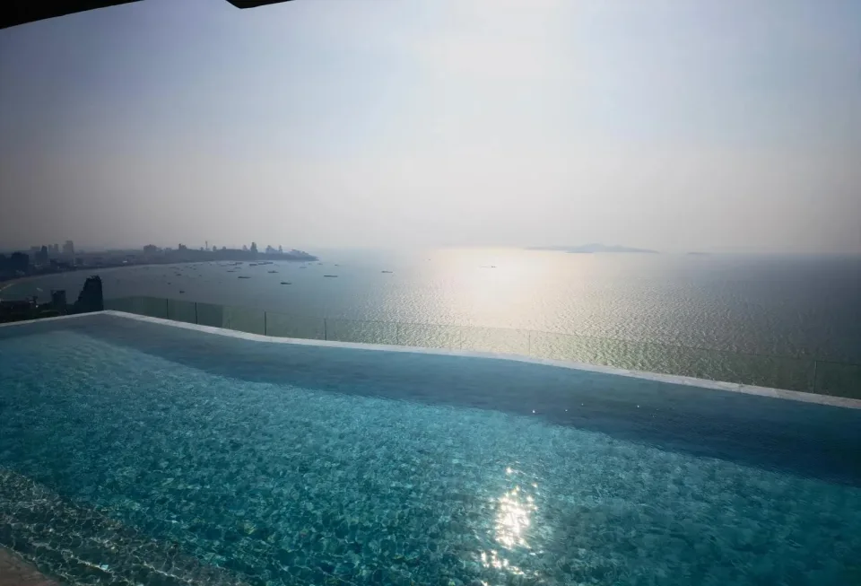 1-Bedroom Condo with Sea View at Arom Wongamat Pattaya, Pattaya