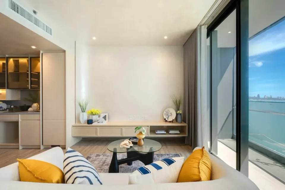 1-Bedroom Condo with Sea View at Arom Wongamat Pattaya, Pattaya