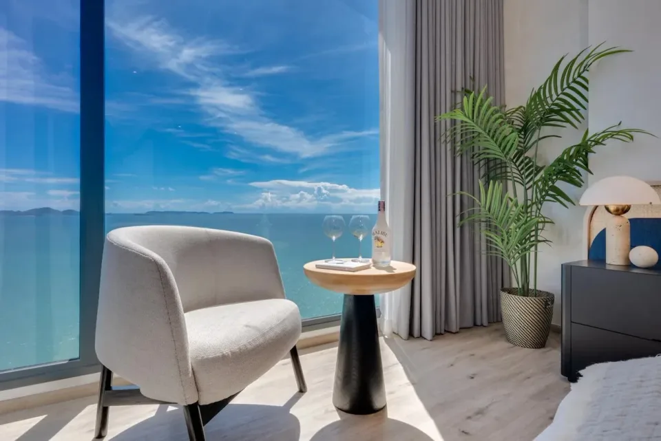 1-Bedroom Condo with Sea View at Arom Wongamat Pattaya, Pattaya