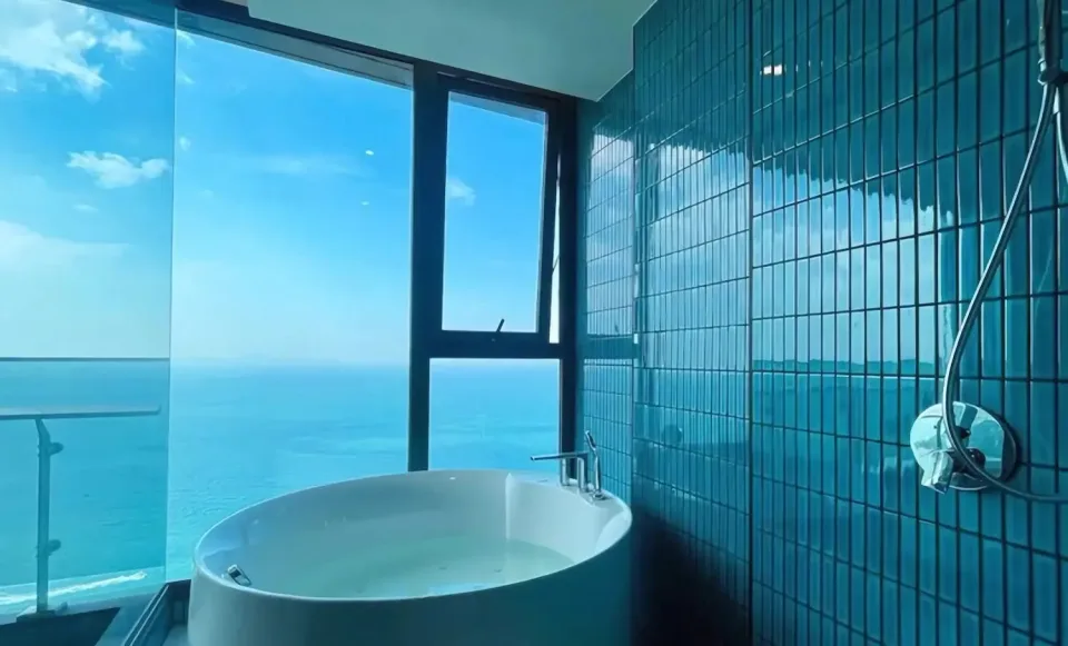 1-Bedroom Condo with Sea View at Arom Wongamat Pattaya, Pattaya