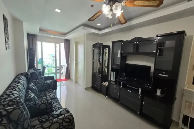 1-Bedroom Condo with City View at Cosy Beach View, Pattaya