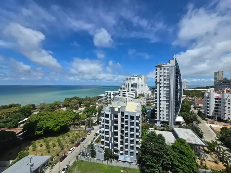 1-Bedroom Condo with City View at Cosy Beach View, Pattaya