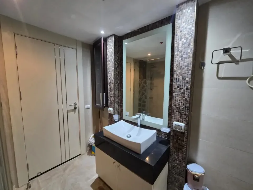 1-Bedroom Condo with City View at Cosy Beach View, Pattaya