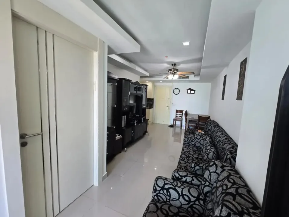 1-Bedroom Condo with City View at Cosy Beach View, Pattaya