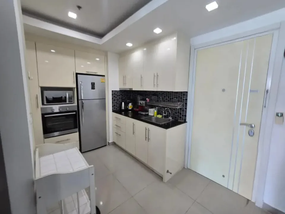 1-Bedroom Condo with City View at Cosy Beach View, Pattaya