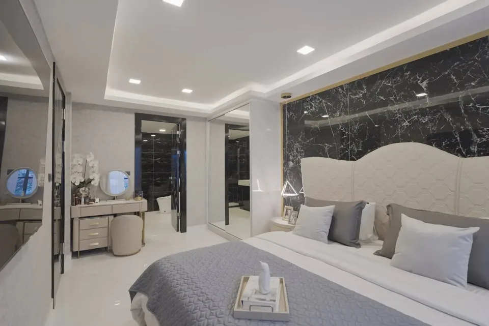 2-Bedroom Condo with Sea View at Grand Solaire Noble, Pattaya