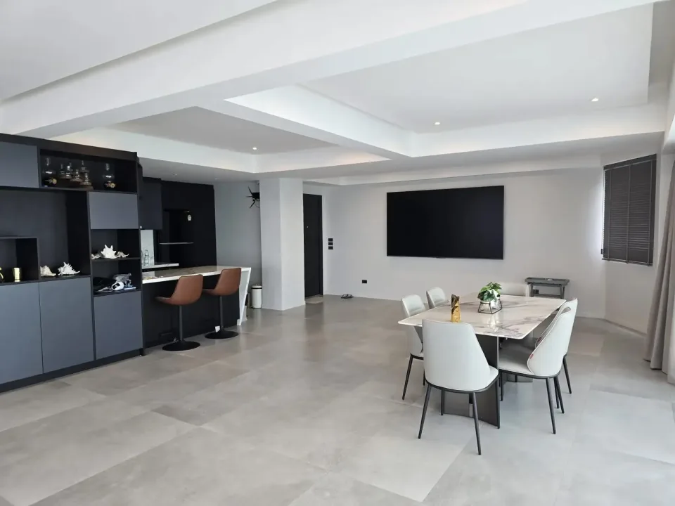 Квартира с 3 спальнями и видом на море в Grand View Condo Pattaya, Паттайя