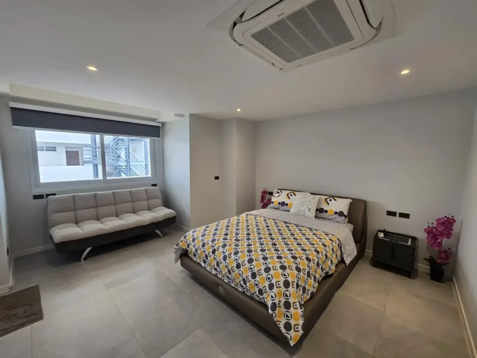 Квартира с 3 спальнями и видом на море в Grand View Condo Pattaya, Паттайя