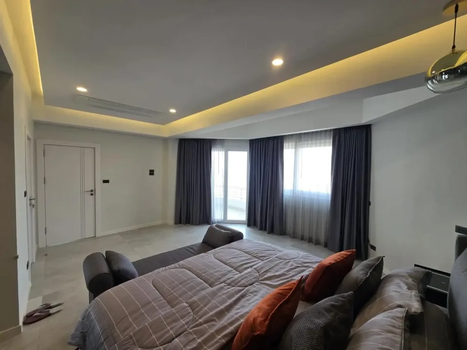Квартира с 3 спальнями и видом на море в Grand View Condo Pattaya, Паттайя