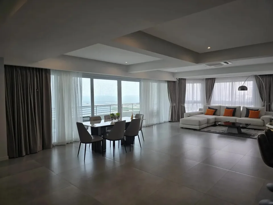 Квартира с 3 спальнями и видом на море в Grand View Condo Pattaya, Паттайя
