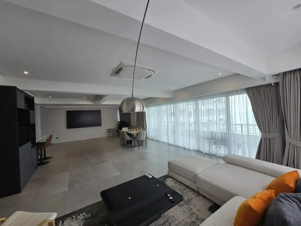 Квартира с 3 спальнями и видом на море в Grand View Condo Pattaya, Паттайя