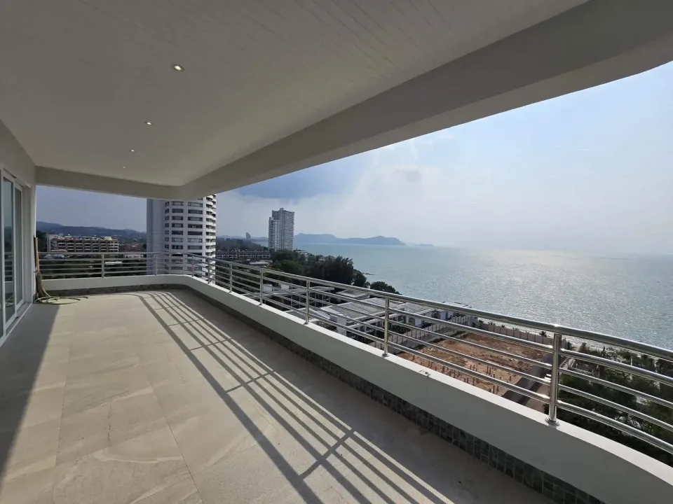 Квартира с 2 спальнями и видом на море в Grand View Condo Pattaya, Паттайя