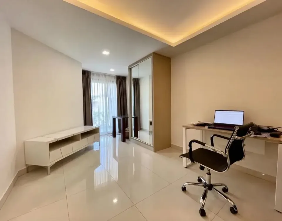 Квартира с 3 спальнями и видом на бассейн в Laguna Beach Resort 3 — The Maldives, Паттайя