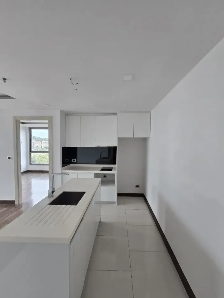 1-Bedroom Condo with Sea View at The Peak Towers Pattaya, Pattaya