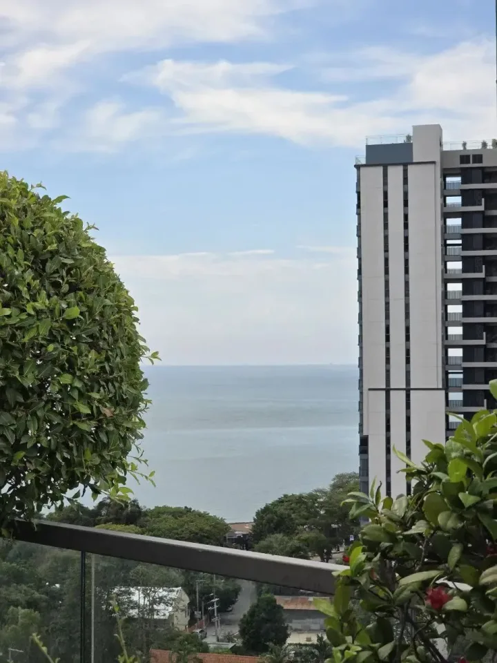 1-Bedroom Condo with Sea View at The Peak Towers Pattaya, Pattaya