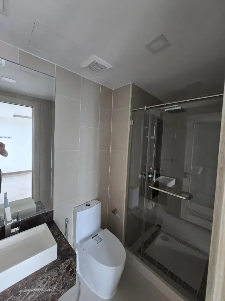 1-Bedroom Condo with Sea View at The Peak Towers Pattaya, Pattaya