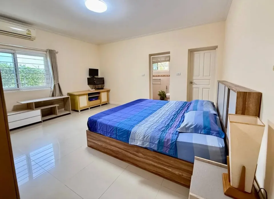 Вилла с 4 спальнями и частным бассейном в Bang Saray House, Паттайя