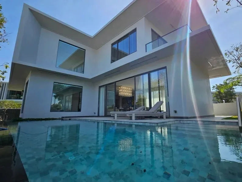4-Bedroom Villa with Private Pool at Glory Village Pattaya, Pattaya