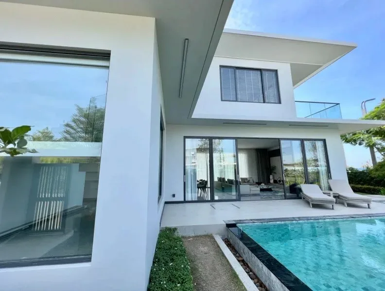 4-Bedroom Villa with Private Pool at Glory Village Pattaya, Pattaya