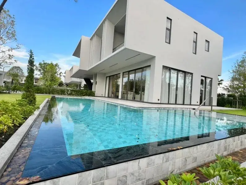 4-Bedroom Villa with Private Pool at Glory Village Pattaya, Pattaya