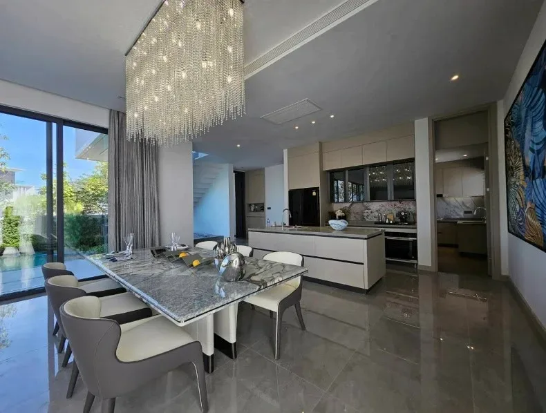4-Bedroom Villa with Private Pool at Glory Village Pattaya, Pattaya