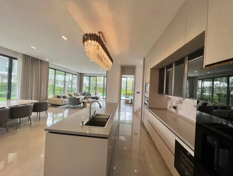 4-Bedroom Villa with Private Pool at Glory Village Pattaya, Pattaya