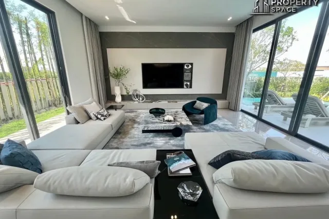 3-Bedroom Villa with Private Pool at Glory Village Pattaya, Pattaya