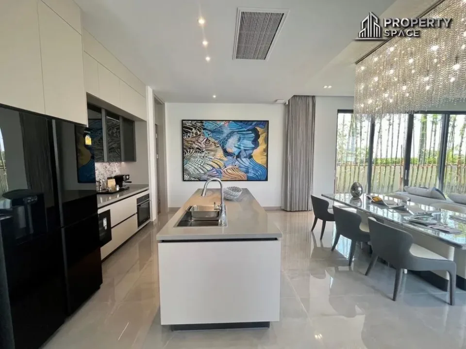 3-Bedroom Villa with Private Pool at Glory Village Pattaya, Pattaya