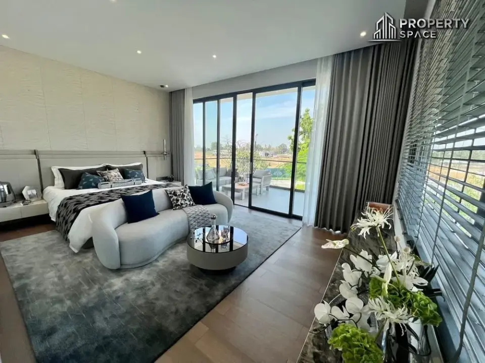Вилла с 3 спальнями и частным бассейном в Glory Village Pattaya, Паттайя
