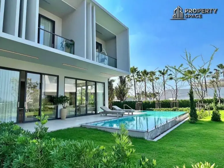 4-Bedroom Villa with Private Pool at Glory Village Pattaya, Pattaya