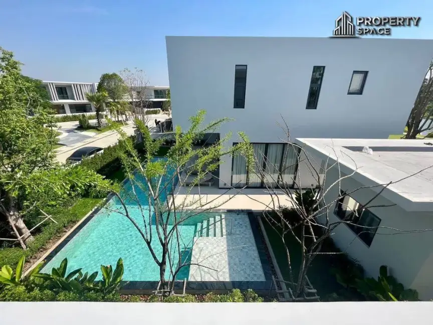 4-Bedroom Villa with Private Pool at Glory Village Pattaya, Pattaya