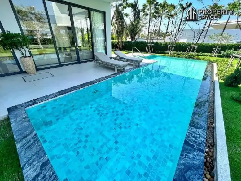 4-Bedroom Villa with Private Pool at Glory Village Pattaya, Pattaya