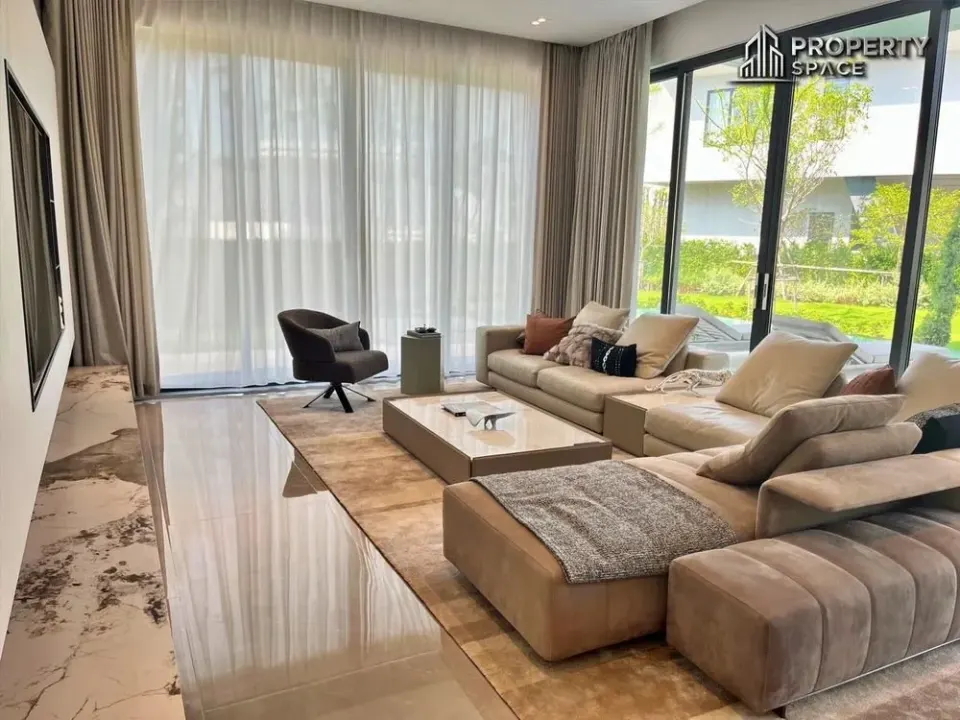 4-Bedroom Villa with Private Pool at Glory Village Pattaya, Pattaya