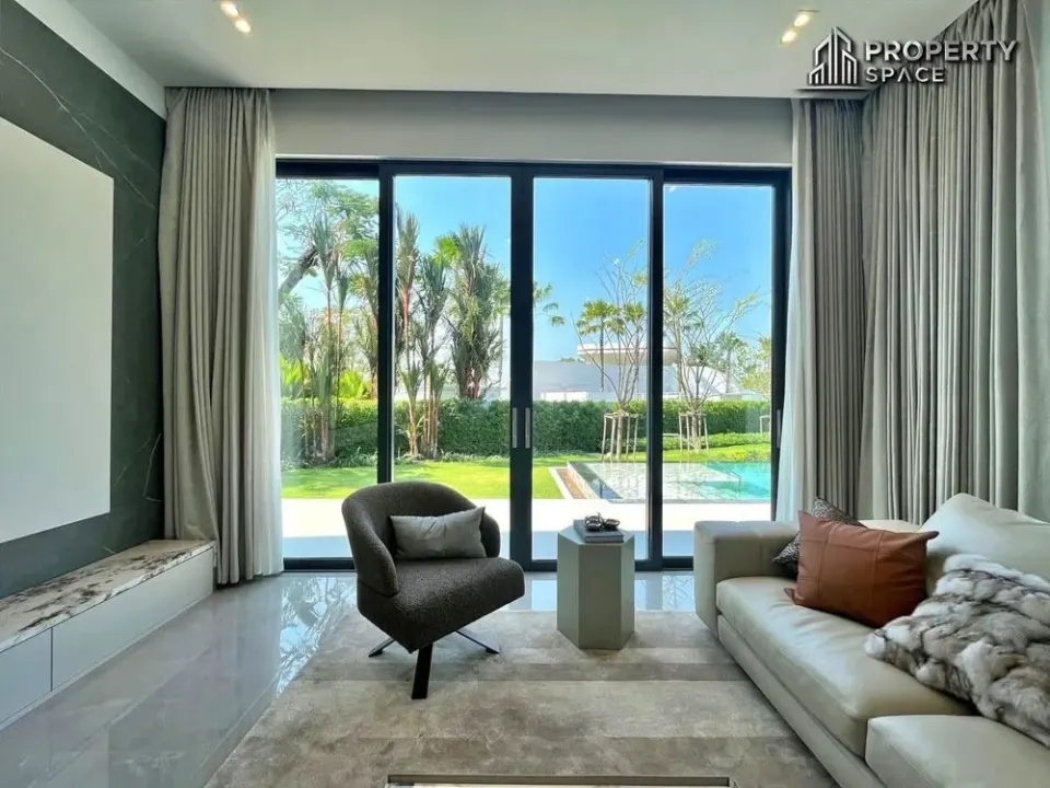4-Bedroom Villa with Private Pool at Glory Village Pattaya, Pattaya