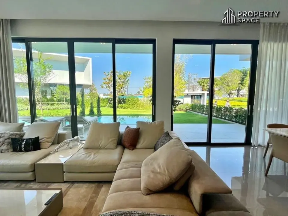 4-Bedroom Villa with Private Pool at Glory Village Pattaya, Pattaya