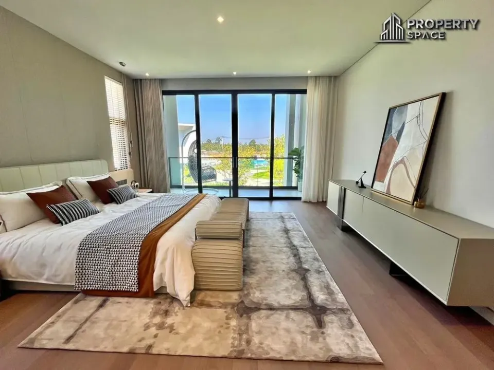 4-Bedroom Villa with Private Pool at Glory Village Pattaya, Pattaya