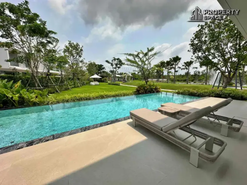 4-Bedroom Villa with Private Pool at Glory Village Pattaya, Pattaya