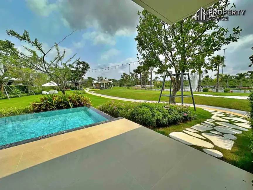4-Bedroom Villa with Private Pool at Glory Village Pattaya, Pattaya