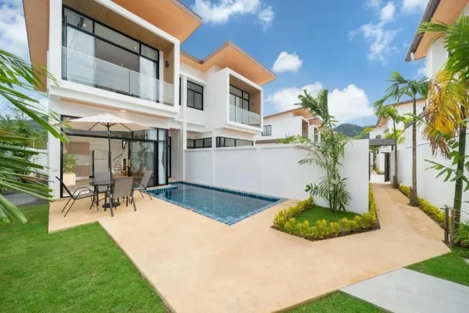 3-Bedroom Townhouse with Private Pool at Goldena Twin, Kamala