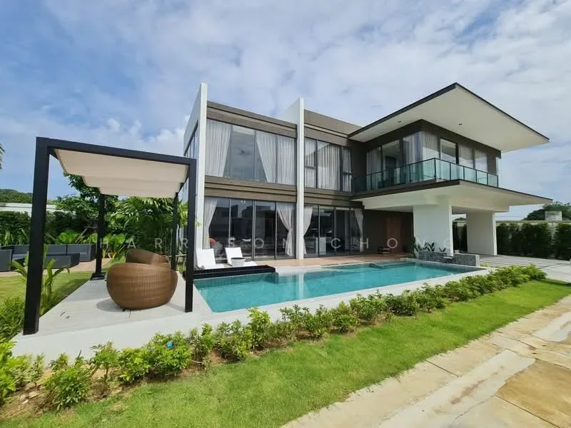 Вилла с 4 спальнями и частным бассейном в Highland Park Pool Villas, Паттайя
