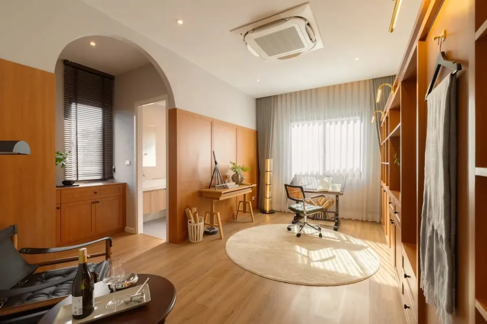 4-Bedroom Villa with Private Garden at PYCHE Pattaya Motorway, Pattaya