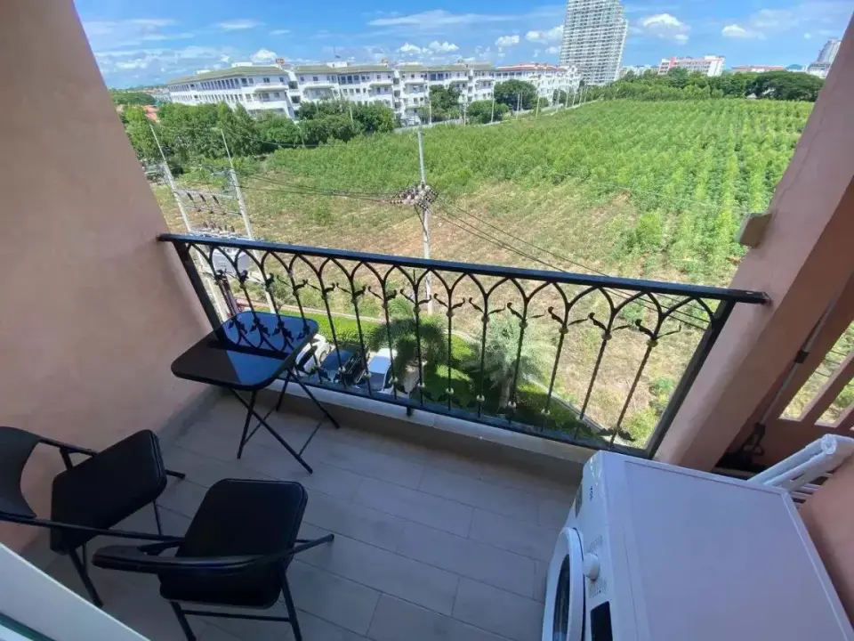 1-Bedroom Condo with Open View at Seven Seas Condo Resort Jomtien