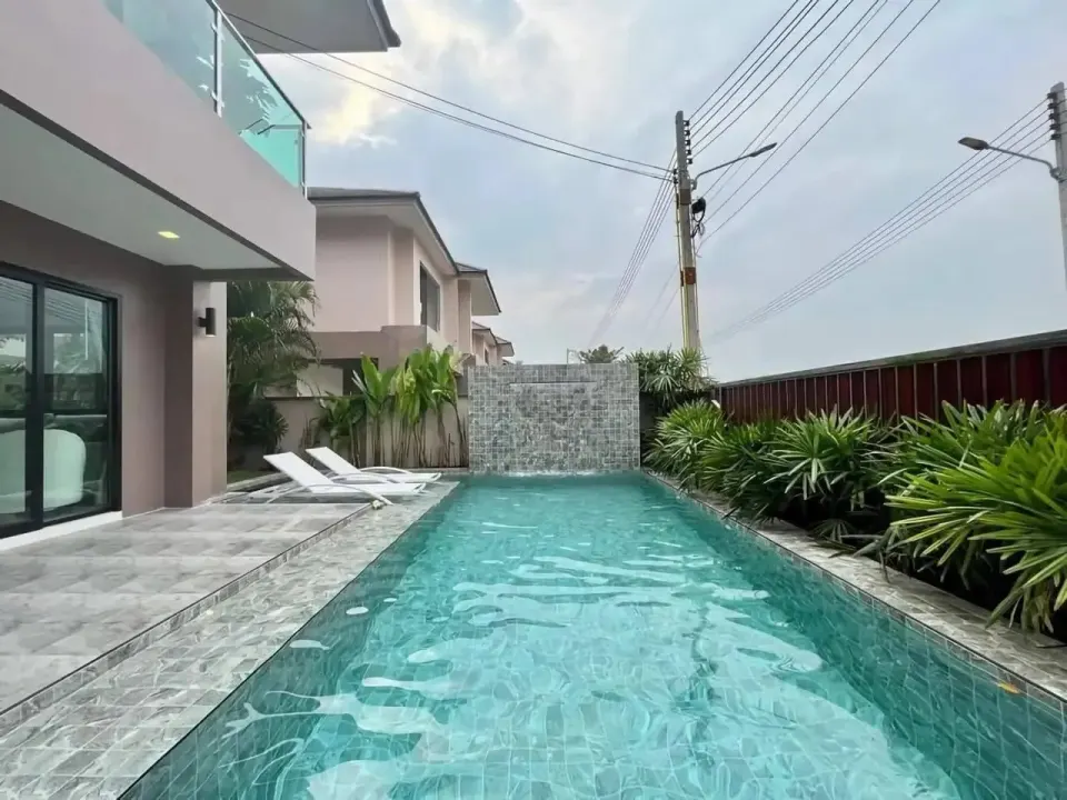 5-Bedroom Villa with Private Pool at The Lake Huay Yai, Pattaya