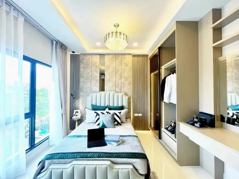 5-Bedroom Villa with Private Pool at The Lake Huay Yai, Pattaya