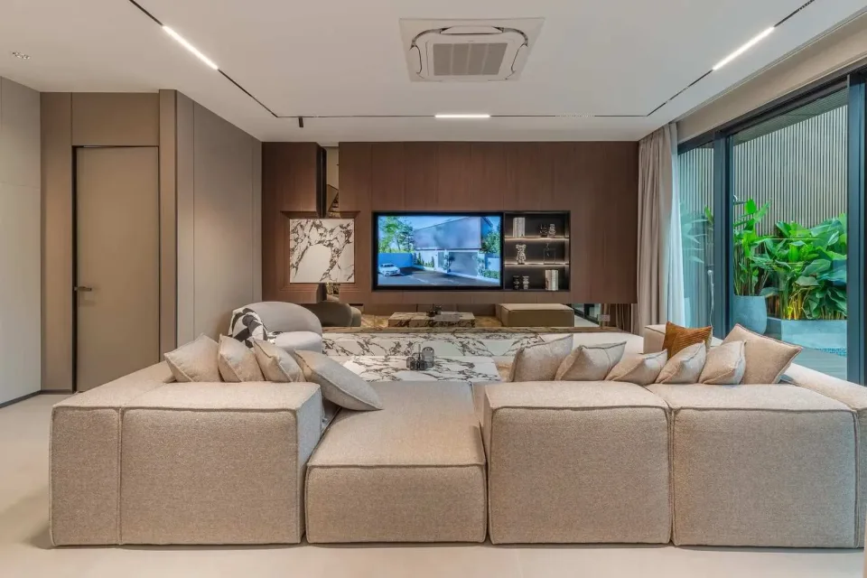 Вилла с 4 спальнями и частным бассейном в Villa La Viola, Паттайя