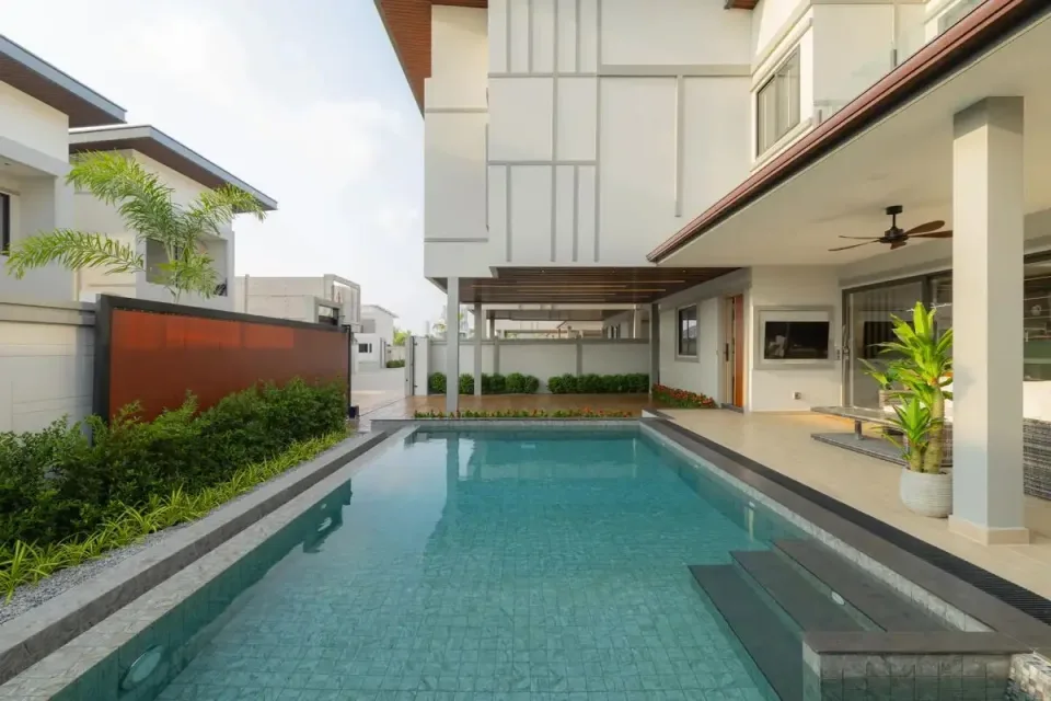 Вилла с 3 спальнями и частным бассейном в Zensiri Estate Jomtien