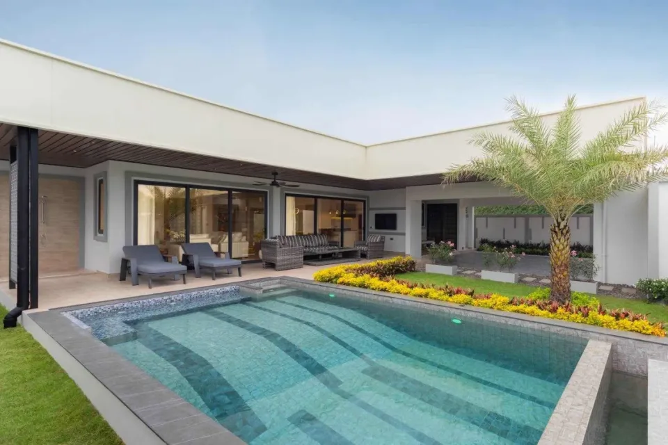 4-Bedroom Villa with Private Pool at Zensiri Lakeside Mabprachan, Pattaya