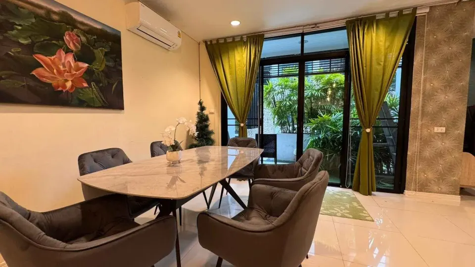 Квартира с 2 спальнями в Kamala Regent Condominium