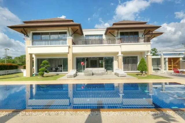 Вилла с 4 спальнями и частным бассейном в Laguna Village Townhome, Пхукет